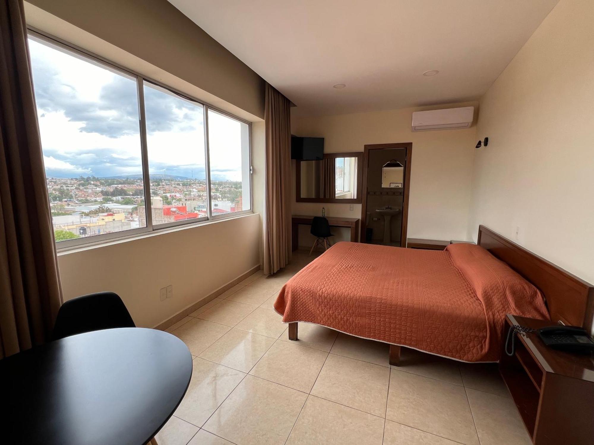 Hotel Fiesta Altena เตปาติตลัน เด โมเรลอส ภายนอก รูปภาพ