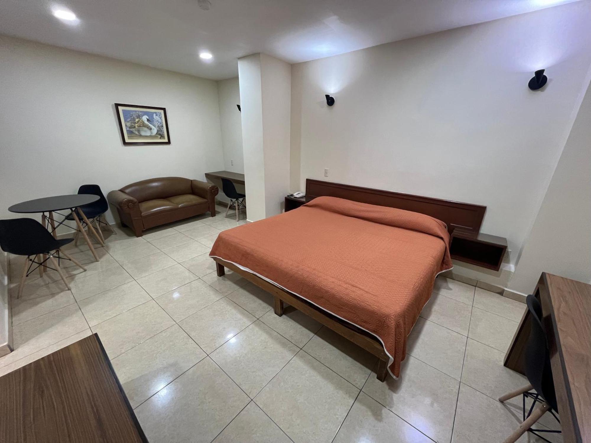 Hotel Fiesta Altena เตปาติตลัน เด โมเรลอส ภายนอก รูปภาพ