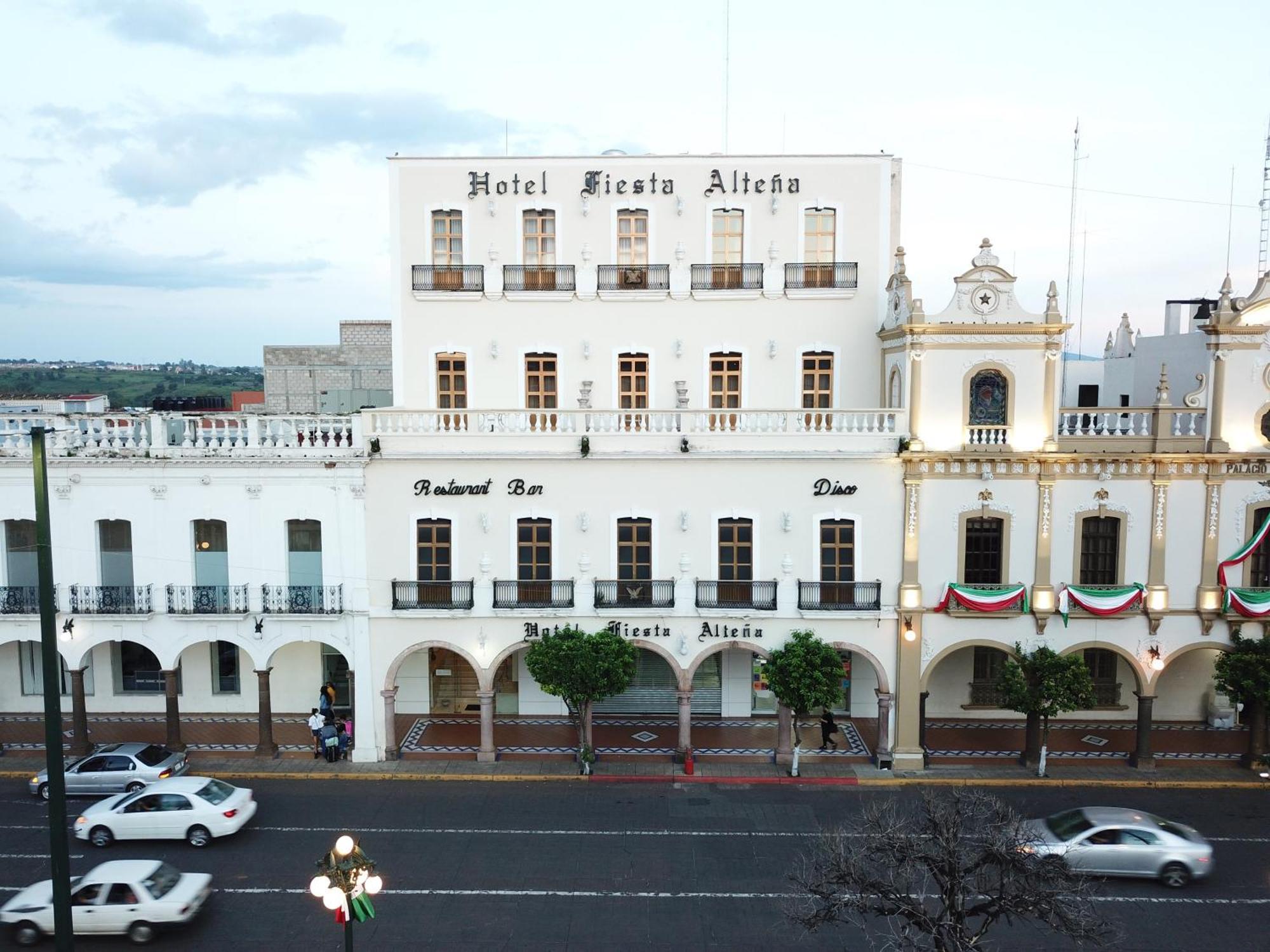 Hotel Fiesta Altena เตปาติตลัน เด โมเรลอส ภายนอก รูปภาพ